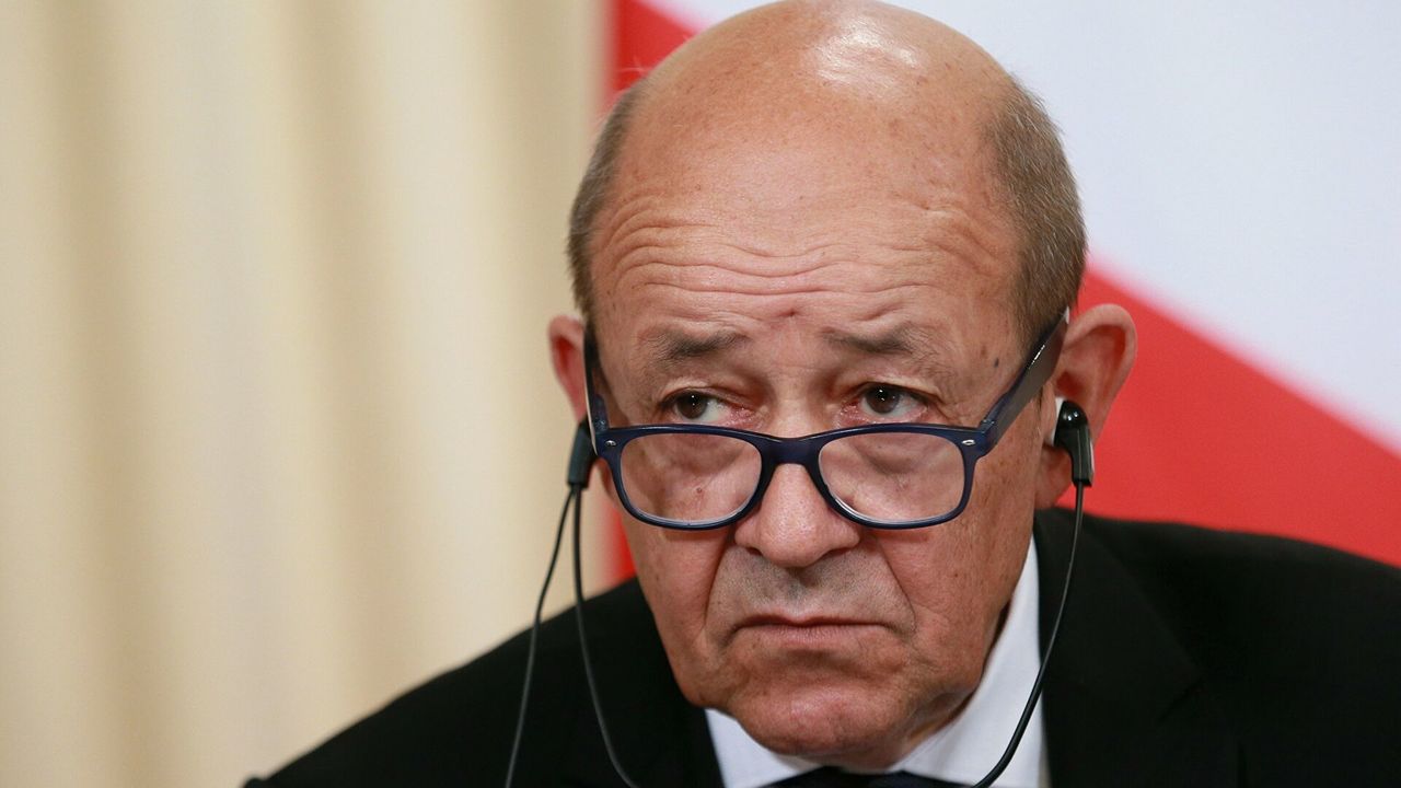 Глава МИД Франции обсудит возможность миссии НАТО в Румынии.