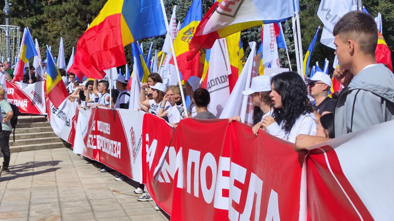 В Кишиневе прошел марш блока "Победа".