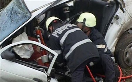 Plimbarea de seară s-a transformat într-o întâmplare nefericităpentru un taximetrist şi prietena acestuia.