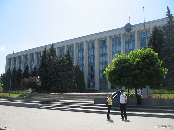 Manifestări publice în Piața Marii Adunări Naționale trebuie să aibă loc doar atunci când sunt marcate evenimente de importanță națională. 