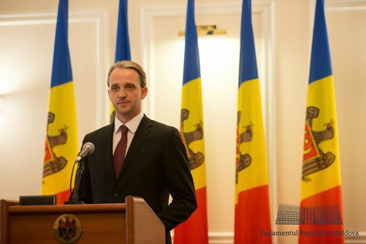 Monitorul Oficial: Numirea lui Sturza în funcţia de ministru al Apărării