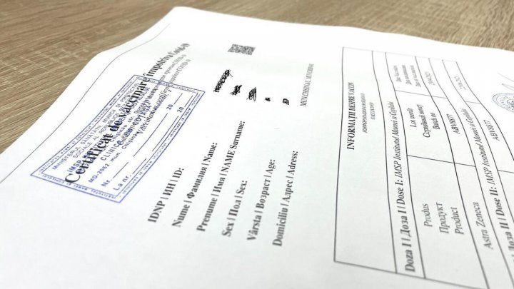 Двое граждан Молдовы попались с фальшивыми сертификатами о прививке.