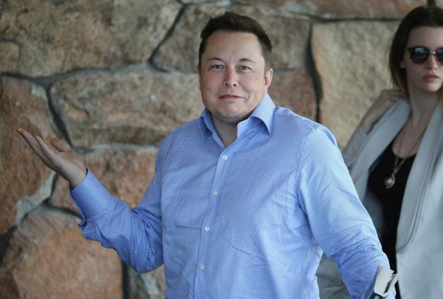 Основатель компаний Tesla Элон Маск пообещал представить 17 октября новую, "неожиданную" разработку.