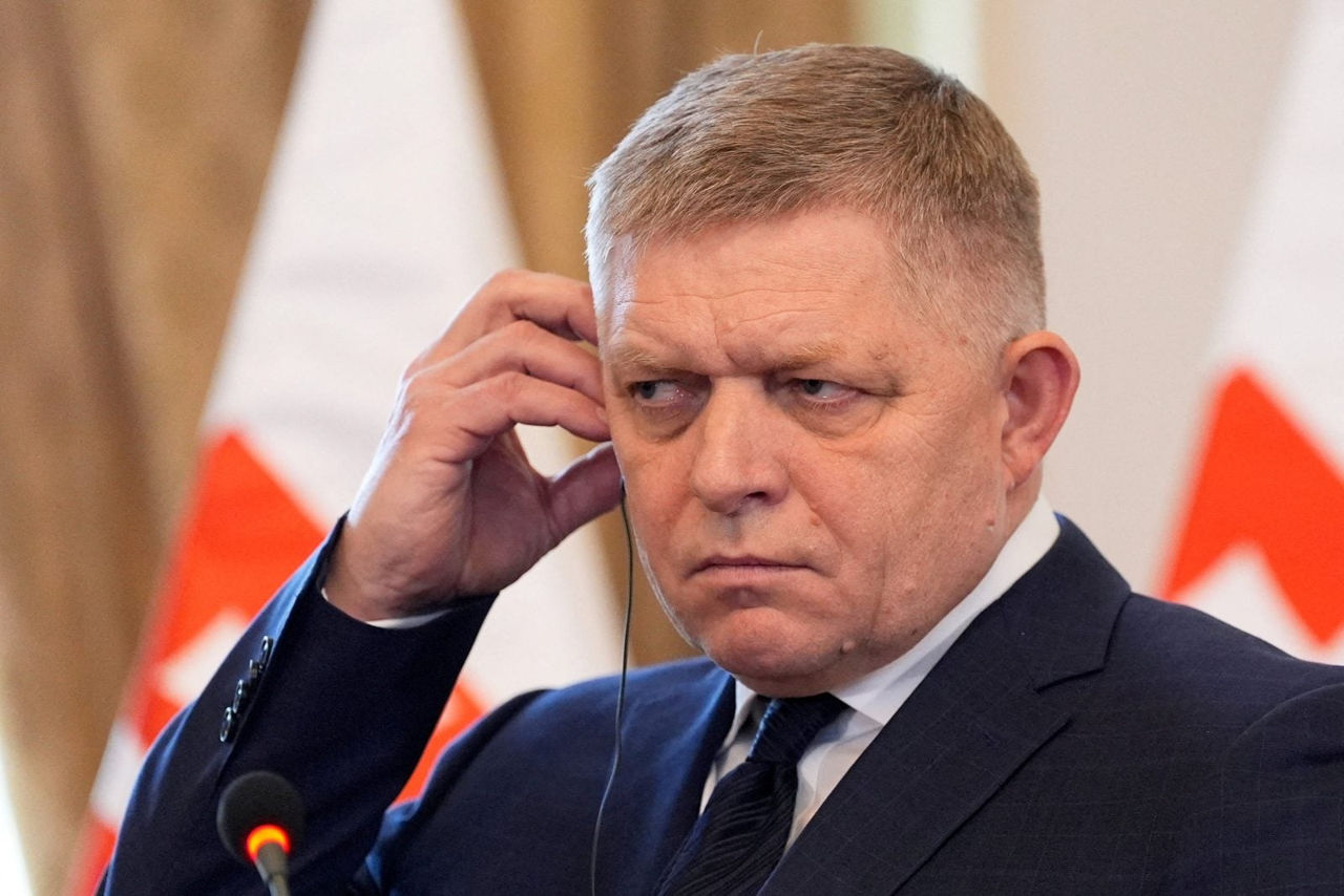 Фицо отработает ночную смену на фабрике в знак солидарности с трудящимися.