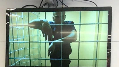 Навальный получил первый выговор в новой колонии.