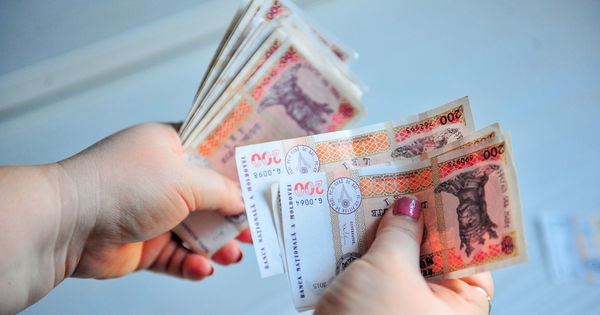 Moldovenii cu domiciliul în străinătate pot solicita pensie din RM
