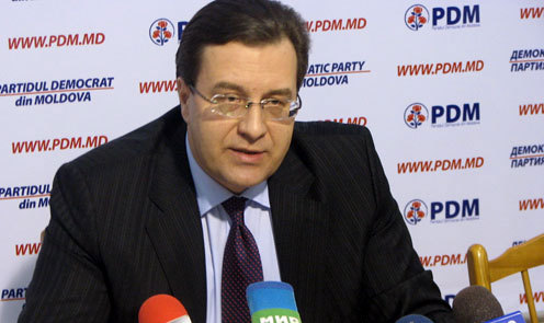 Totuşi, el nu vede legătura între liberalizarea regimului de vize cu UE şi adoptarea Legii egalităţii de şanse.