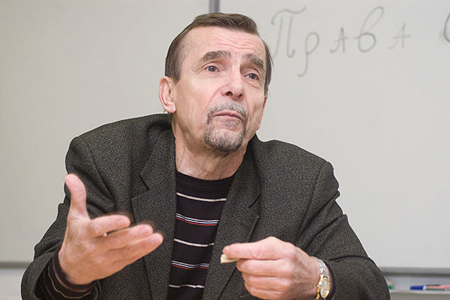 Проблема безосновательного признания экстремистской литературы, существует.