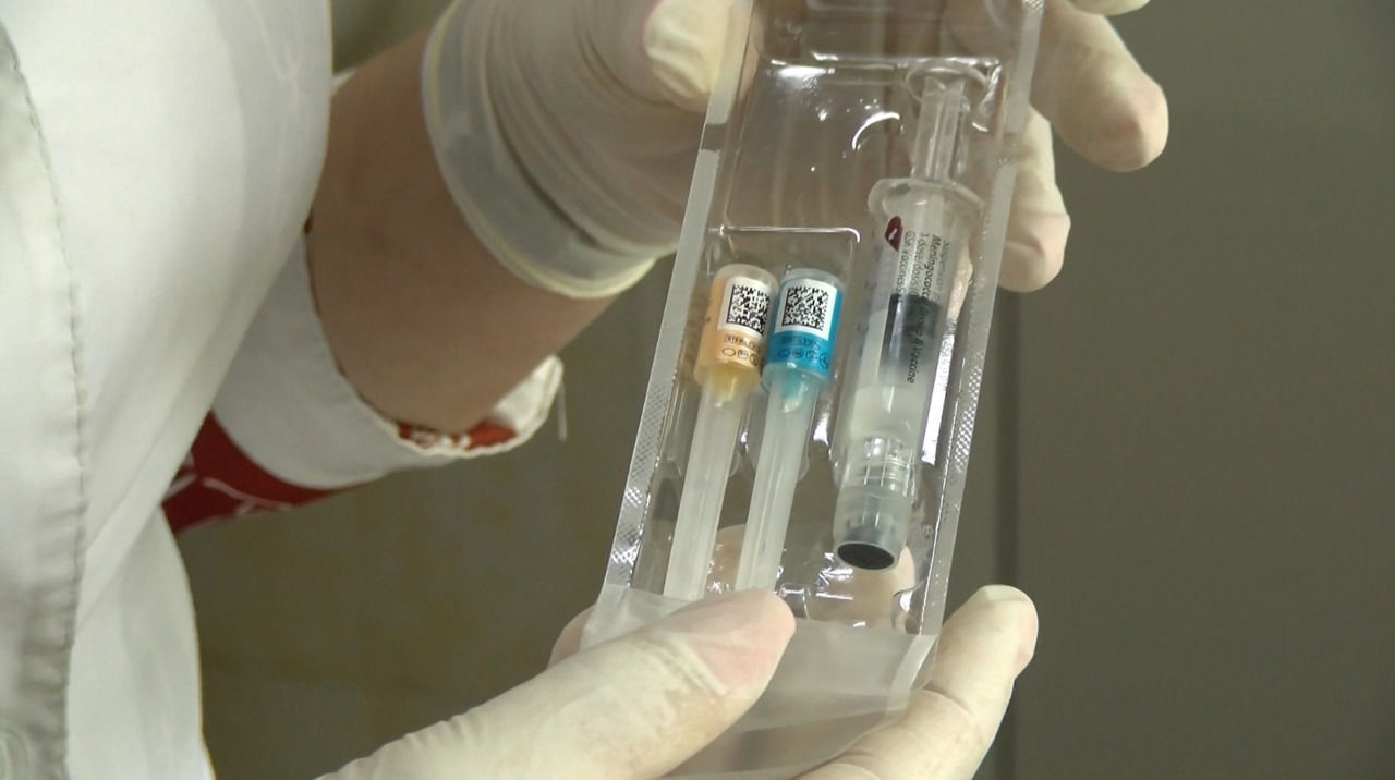 Medicii îndeamnă părinții să vaccineze copiii: A început imunizarea anti-meningococică.