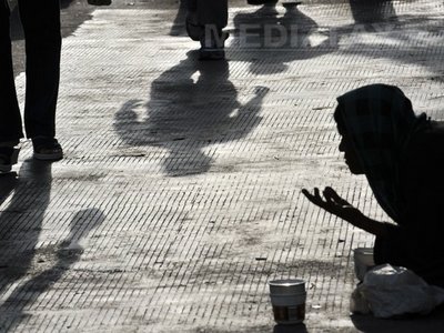 Proiectul subliniază totodată că cerşetoria are un impact negativ asupra siguranţei publice
