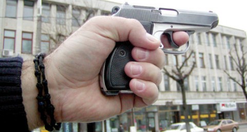Suspecții au recunoscut că au furat armele acum o săptămână de la o întreprindere din raionul Criuleni.