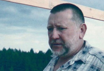 Бенни считал, что хозяин задолжал ему за строительство забора.