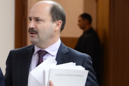 Министр экономики Валерий Лазэр.