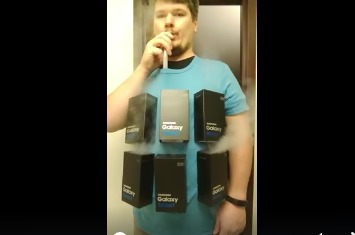 Житель США покорил фейсбук костюмом на Хэллоуин в честь Galaxy Note 7.