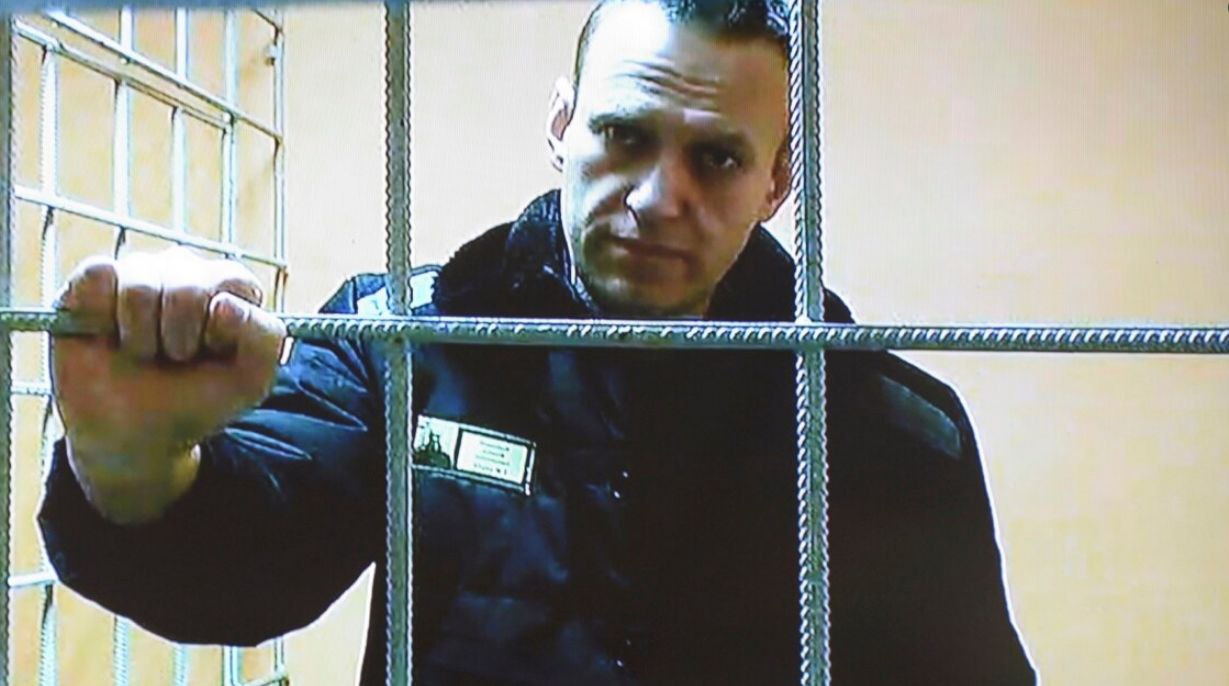 Навального в 12 раз отправили в ШИЗО: снова неправильно представился.