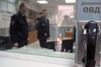 В результате полицейский попал в больницу — его здоровью был причинен тяжкий вред.