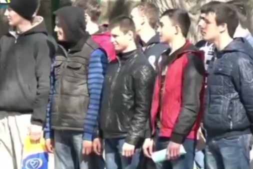 Ребята, проходящие медкомиссию отметили, что есть желание проходить воинскую службу.