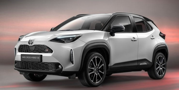 Toyota представила недорогой и очень экономичный кроссовер для города.