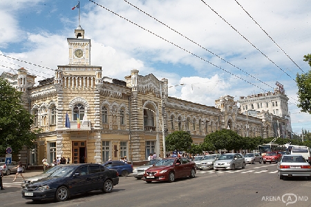 Mai mulți consilieri municipali au calificat proiectele incluse pe ordinea de zi a ședinței de astăzi a CMC drept „scandaloase”.