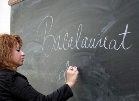 Testele de bacalaureat la examenul de limba engleză și franceză au fost afișate astăzi pe rețelele de socializare, la cîteva minute după începerea examenelor.