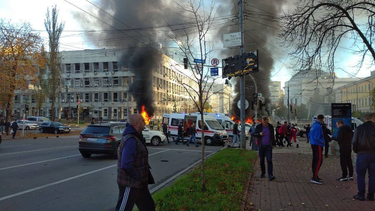 В Житомире, Львове, Полтаве и ряде других областей Украины гремят взрывы.