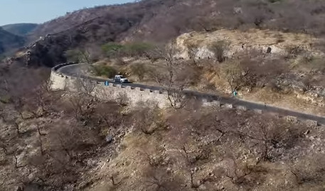 Hyundai показала новый компактный кроссовер на видео.