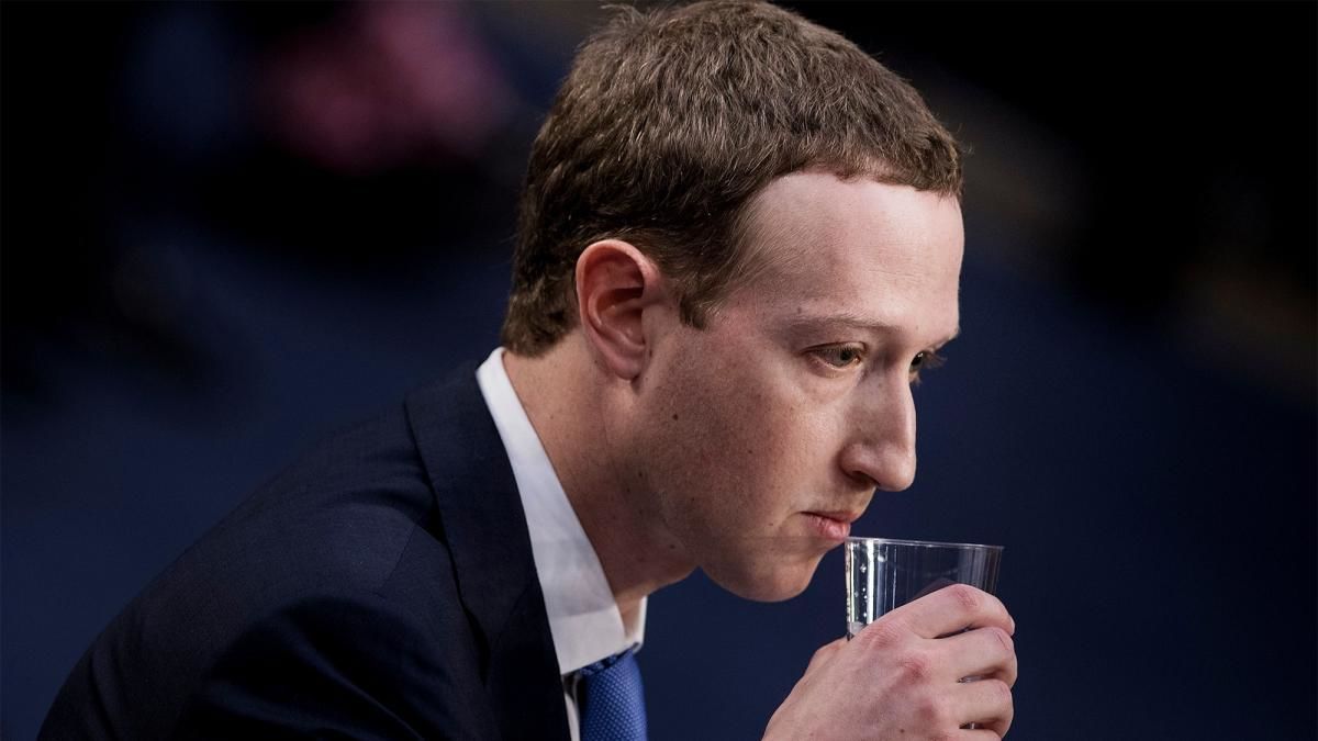 Цукерберг рассказал, как Facebook борется против коронавируса.