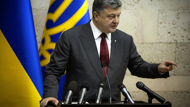 Порошенко подписал закон о языковых квотах на телевидении.