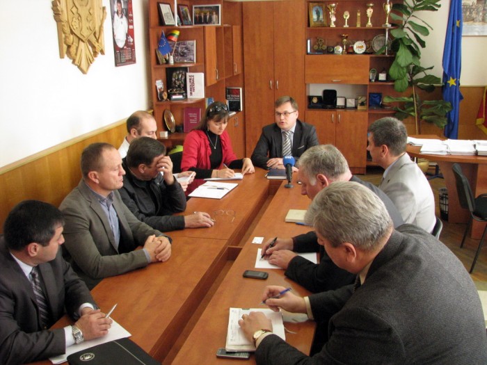 Cei prezenți au declarat că viitorul complex trebuie să conțină toate comoditățile și să fie conform standardelor europene.