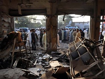 Două cinematografe, incendiate la Peshawar în manifestaţiile împotriva filmului antiislam (Imagine: AFP / MediafaxFoto)