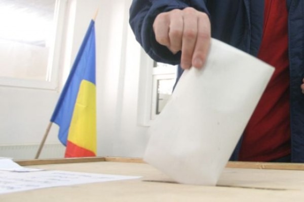 Sistemul electoral mixt, votat recent de deputaţi, ar putea fi abrogat. Este iniţiativa Comisiei speciale, creată pentru a apecia impactul acestei legi. 