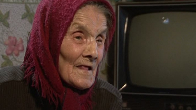 В свои 95 лет Софья Зибрицкая, похоронив мужа и сына, осталась одна. Она живет в маленьком домике в центре Сорок.