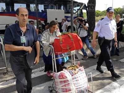 Franţa continuă expulzarea romilor, chiar şi după schimbarea conducerii ţării (Imagine: Mediafax Foto/AFP)