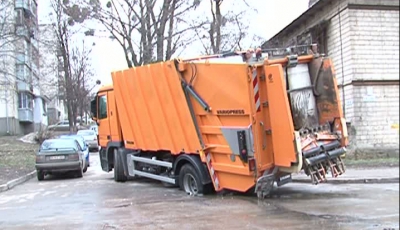 În condiţiile în care autorităţile municipale îşi demonstrează, în continuare, incapacitatea de a repara drumurile, gropile devin tot mai multe.