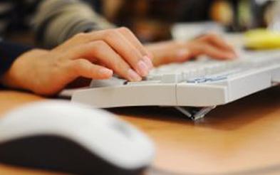  Vladimir Filat a declarat că o parte din cele 500 de servicii prestate de către stat trebuie excluse