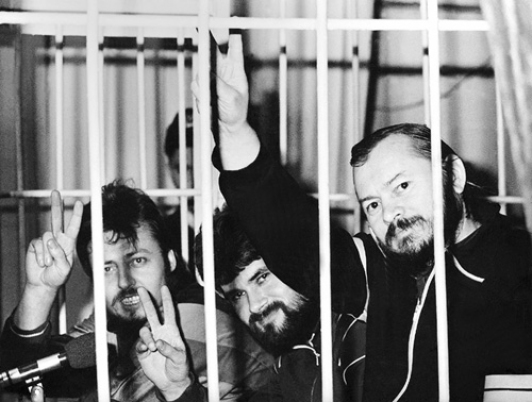 Bergman susţine că dosarul a fost semnat de fostul şef al securităţii de la Tiraspol Vladimir Antiufeev care este principalul suspect în dispariţia mai multor documente