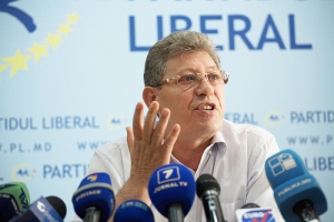 Reamintim că premierul Vlad a declarat că așteaptă ca și celelalte două componente din Alianța pentru Integrare Europeană