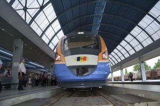 Preţul la bilete deocamdată rămâne acelaşi. Primul tren renovat circulă pe traseul Chişinău-Taraclia, în zilele pare.