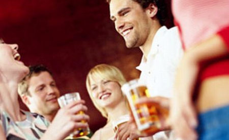 Autorităţile ruseşti vor ca din ianuarie 2013 să interzică reclamele la băuturi alcoolice şi în presa scrisă şi pe internet. 