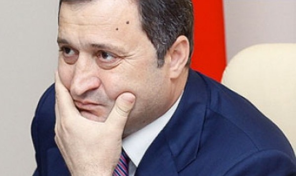 убко должен быть снят с должности без того, чтобы это принесло политические дивиденды.