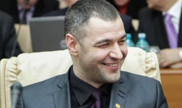  Cum e cazul fostului ministru al Tineretului şi Sportului, care cu siguranţă reprezintă o valoare în Republica Moldova.