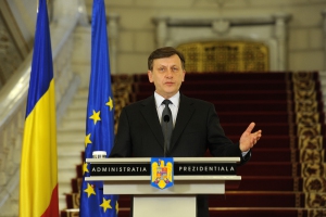 Președintele Interimar al României, Crin Antonescu a adresat o scrisoare cetățenilor români din Republica Moldova