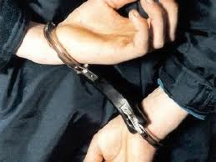 Partea vătămată a înaintat o acţiune civilă în mărime de 174 mii  euro şi 49 mii lei, sumă care nu a fost recuperată de către învinuit.