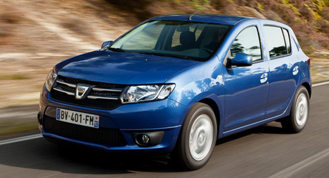 Pe întreg anul, Dacia Sandero s-a clasat abia pe locul 18, din cauza vânzărilor mai slabe ale vechii generații.