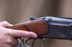 Incidentul a avut loc în seara zilei de 4 decembrie curent, în curtea victimei.