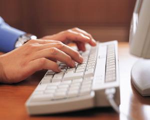 Двенадцать библиотекарей научат работе с информационными технологиями.