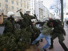 Centrala sindicală din mediul privat GSEE a făcut apel miercuri la o grevă de 48 de ore în zilele de 6 si 7 noiembrie