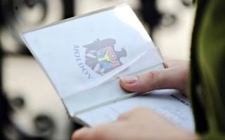 Ulterior, acesta a fost nevoit să abandoneze autoturismul și să-și continue drumul pe jo