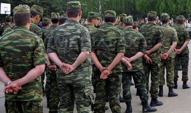 Trei militari ai Batalionului de Gardă din cadrul Armatei Naţionale au fost traşi la răspundere penală pentru huliganism şi tâlhărie.