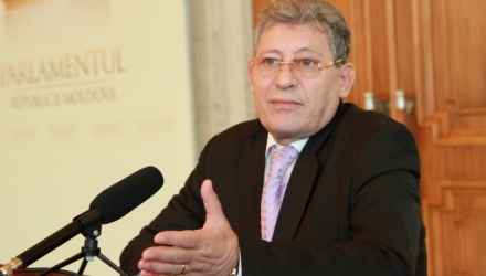 "El a fost înaintat în această funcție nu pentru a organiza vânătorii, iar pe urmă să ascunzi asemenea incident”, a declarat Ghimpu.
